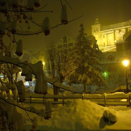 Hotel Valle De Izas Sallent De Gallego Luaran gambar